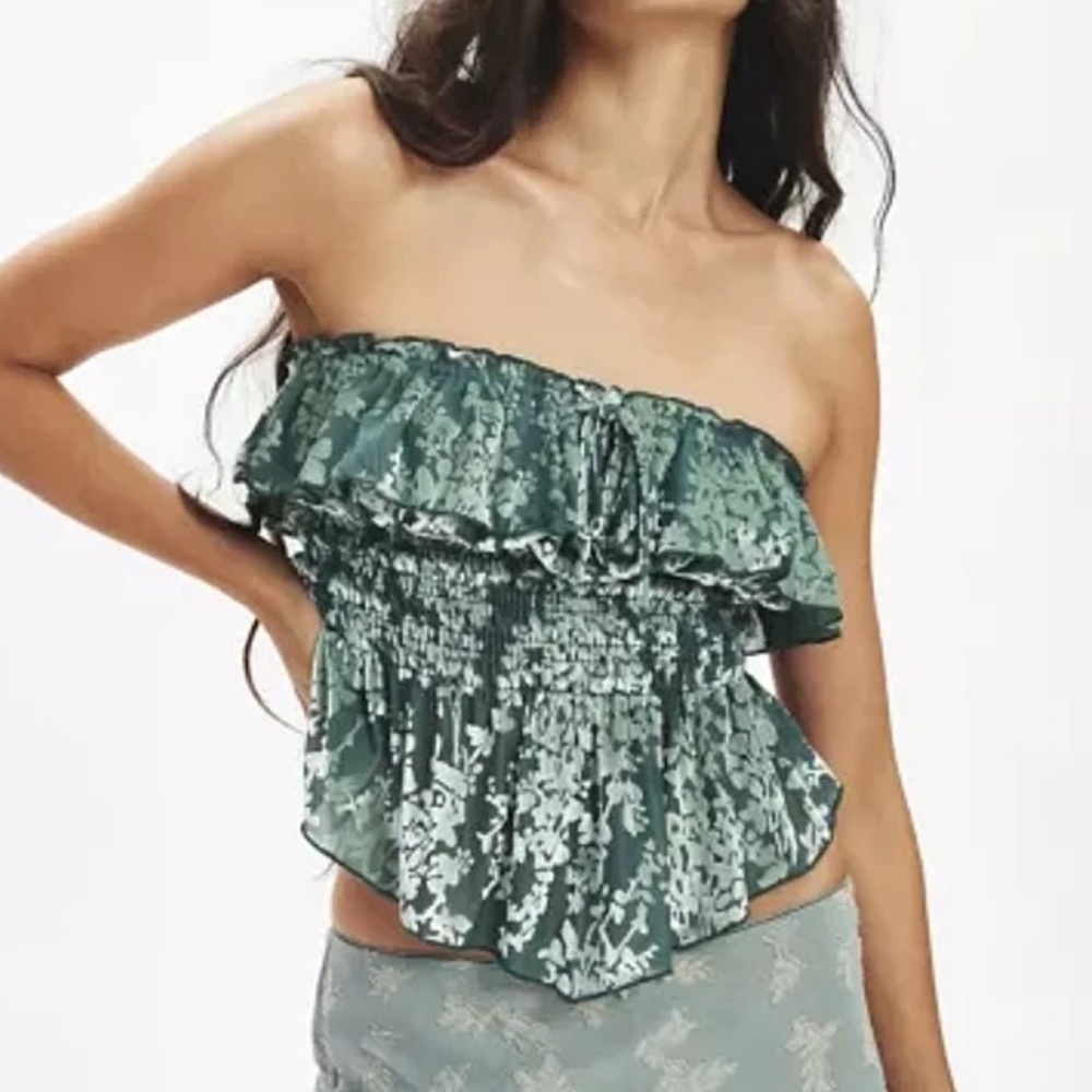 NWOT Kimchi Blue Clarabella Burnout Velvet Ruffle Peplum Tube Top